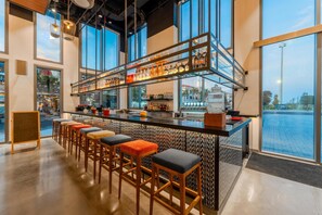 Bar (on property) - WINK HOTEL TUY HOA BEACH, Unscripted by Hyatt - 24 hours stay (Tuy Hoa)