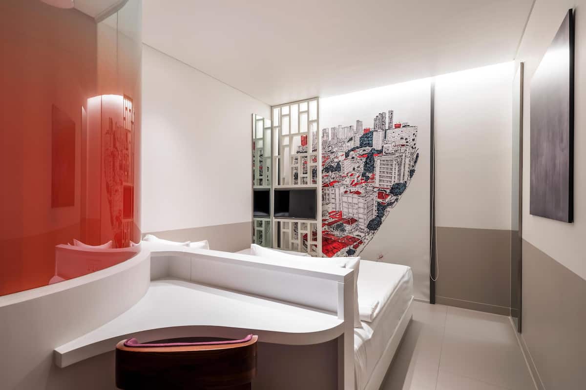 Rom, 2 enkeltsenger | Sengetøy av topp kvalitet, dundyner, memory foam-senger og minibar