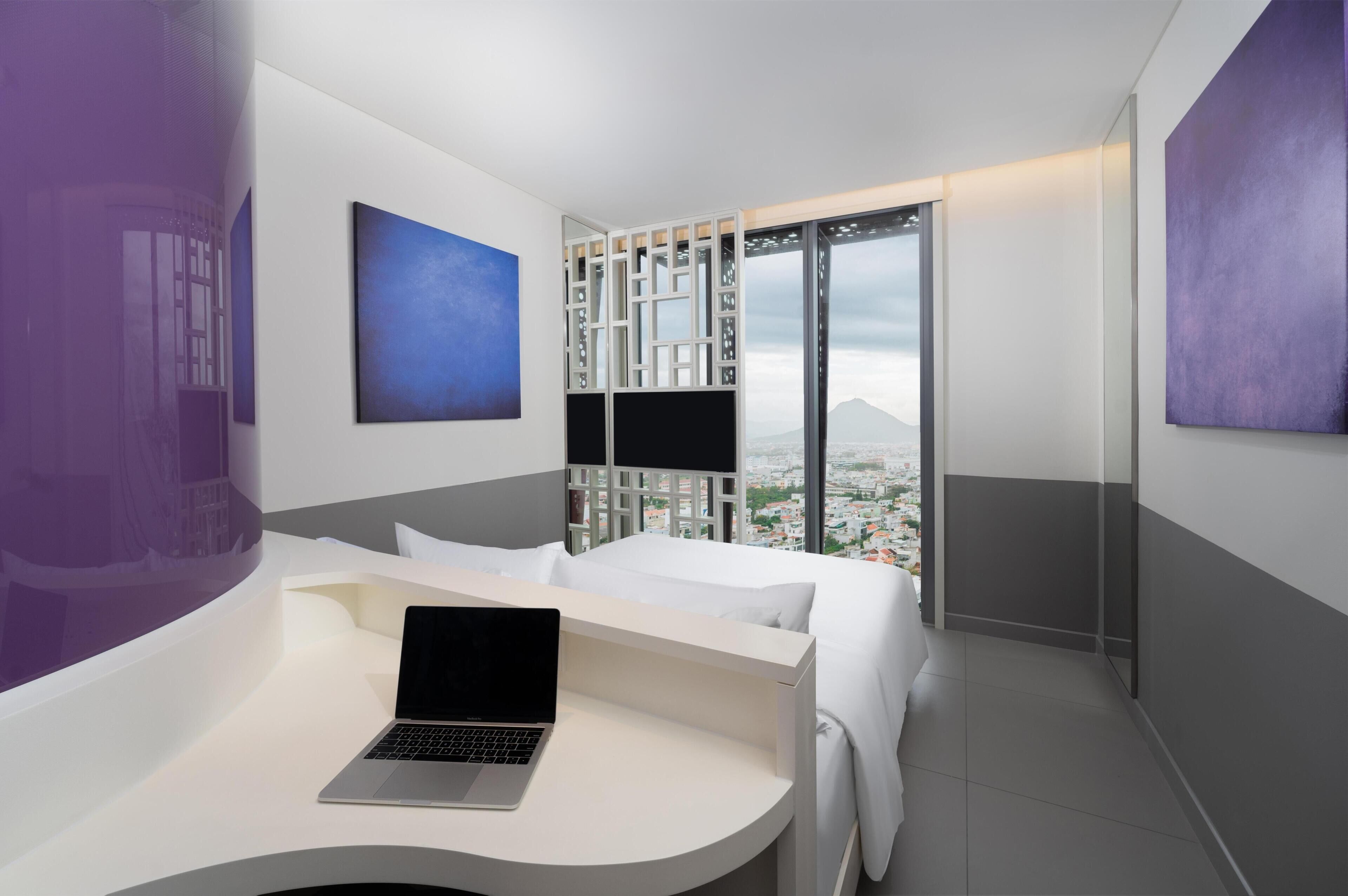 Chambre, 1 grand lit, vue ville