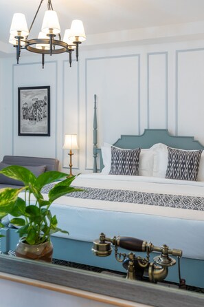 Deluxe Room, 1 Bedroom | Memory foam beds, in-room safe, desk, laptop workspace