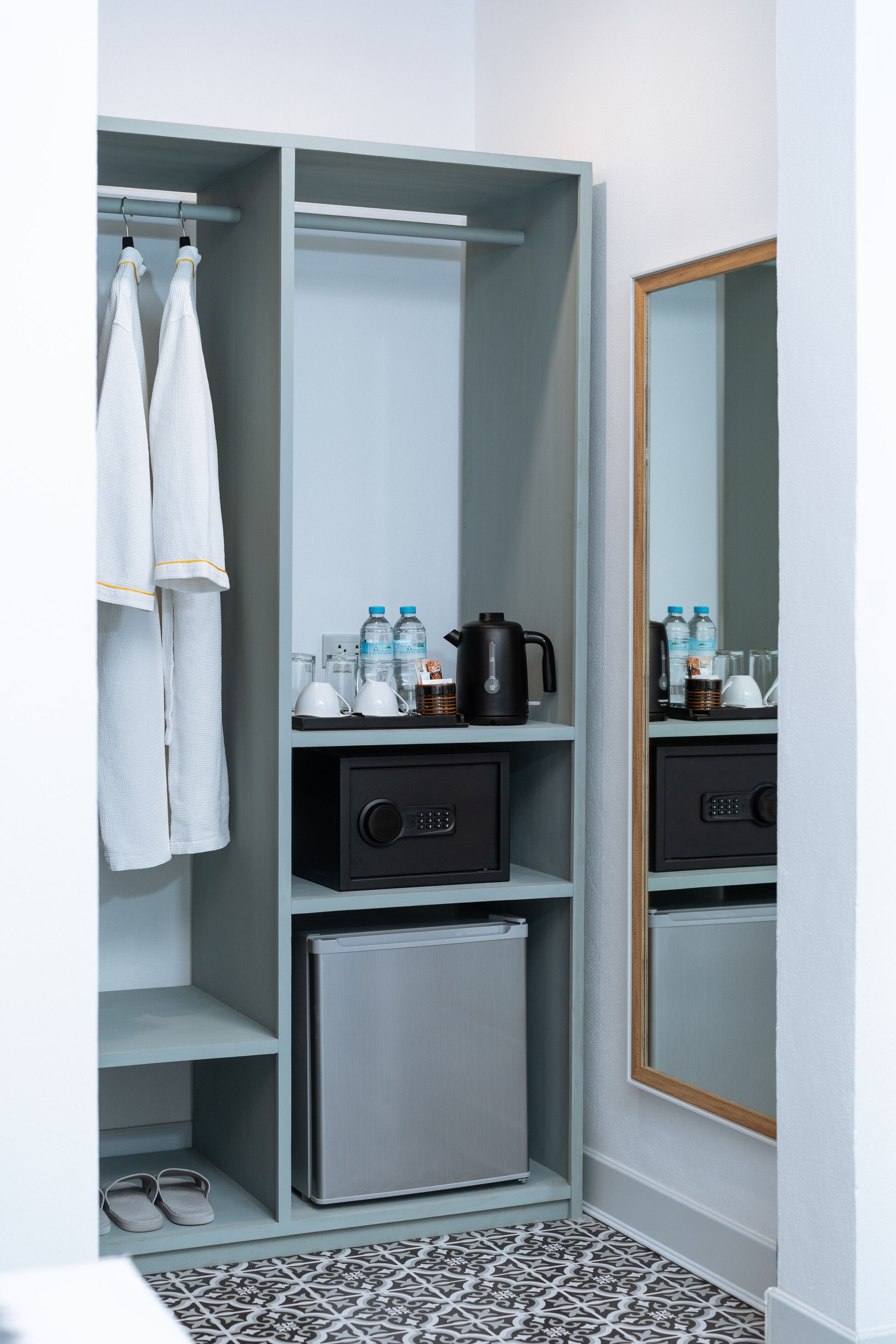 Deluxe Room, 1 Bedroom | Memory foam beds, in-room safe, desk, laptop workspace