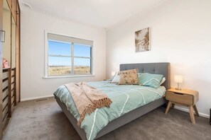 3 chambres, fer et planche à repasser, Wi-Fi, literie fournie