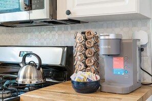 Coffee/tea maker, fridge, microwave, oven - Parkside Juke Joint: Game Room, Pet-Friendly BHM Home! (Birmingham)