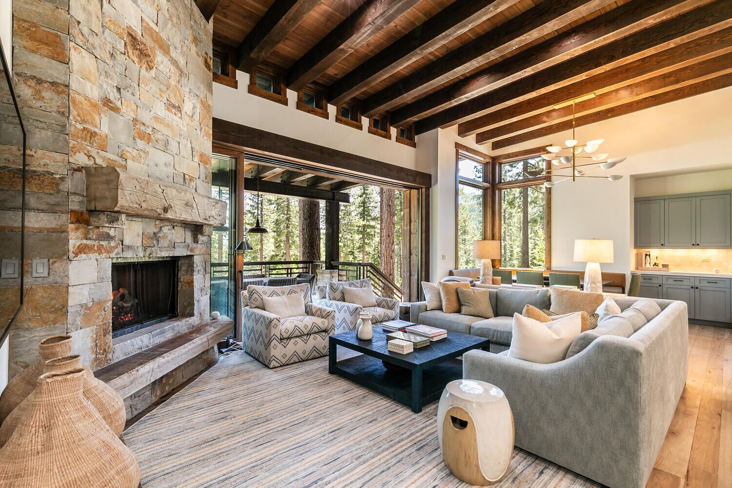 TV, peis og stereoanlegg