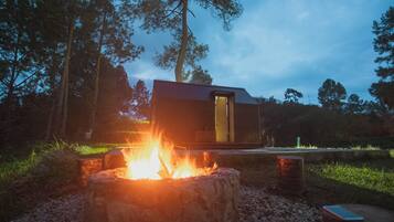 Deluxe Cabin, 1 Katil Raja (King) | Meja, Wi-fi percuma, cadar katil