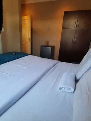 7 bedrooms, in-room safe, iron/ironing board, free WiFi