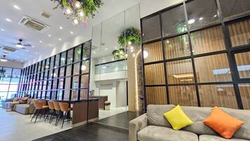 ロビー応接スペース