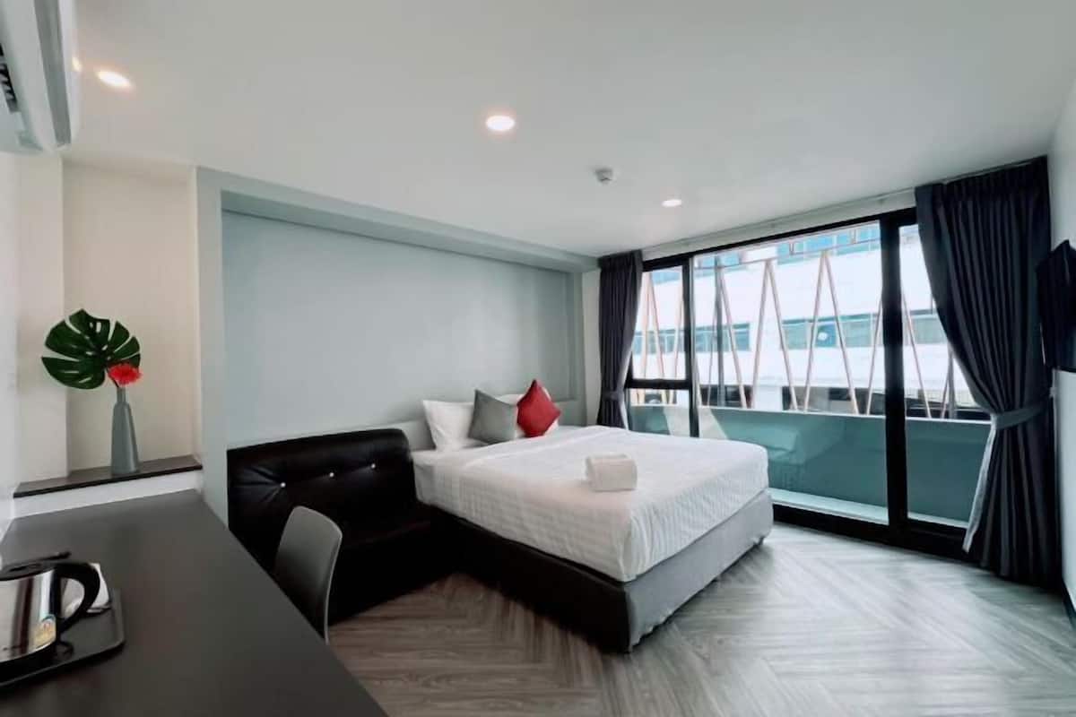 Tallelokero huoneessa, silitysrauta/-lauta, ilmainen Wi-Fi