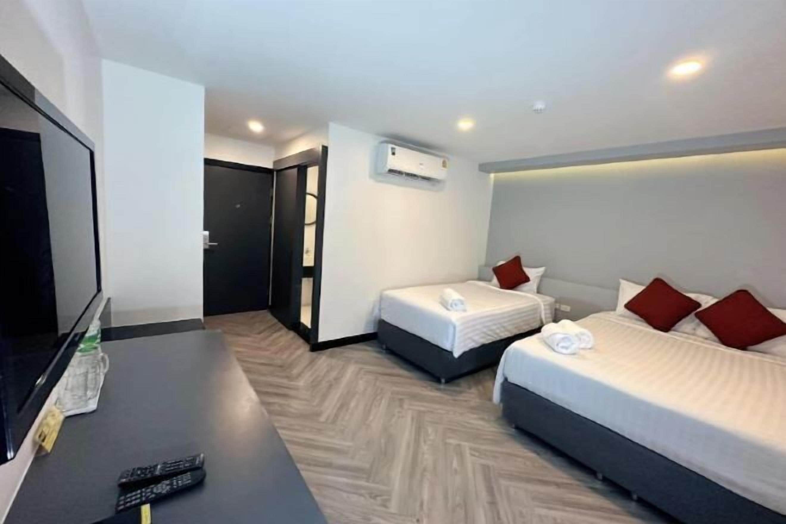 ตู้นิรภัยในห้องพัก, เตารีด/โต๊ะรีดผ้า, Wi-Fi ฟรี, ผ้าปูที่นอน