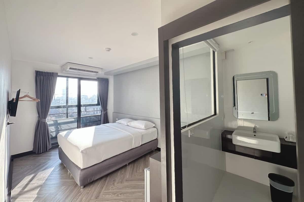 Estudi en suite | Caixa forta a l'habitació, planxa i posts de planxar i wifi gratuïta