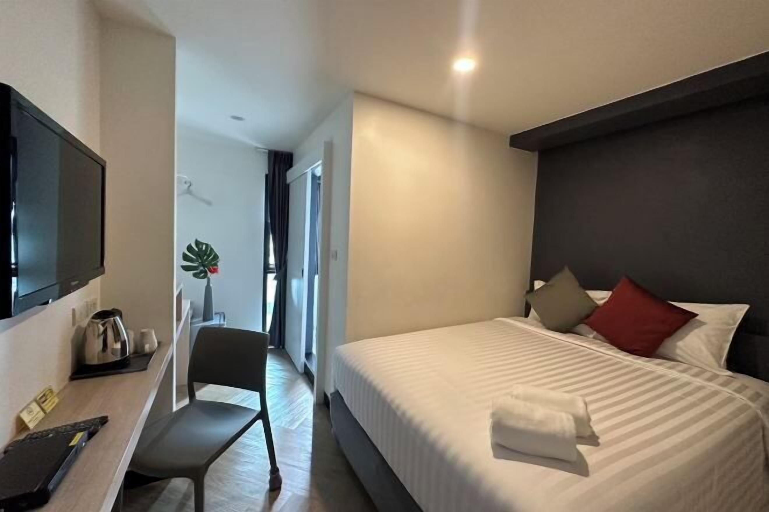 ตู้นิรภัยในห้องพัก, เตารีด/โต๊ะรีดผ้า, Wi-Fi ฟรี, ผ้าปูที่นอน