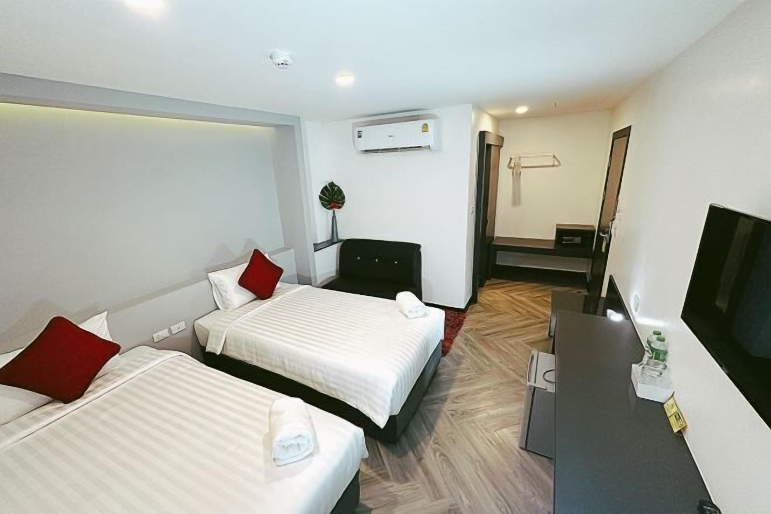 ตู้นิรภัยในห้องพัก, เตารีด/โต๊ะรีดผ้า, Wi-Fi ฟรี, ผ้าปูที่นอน