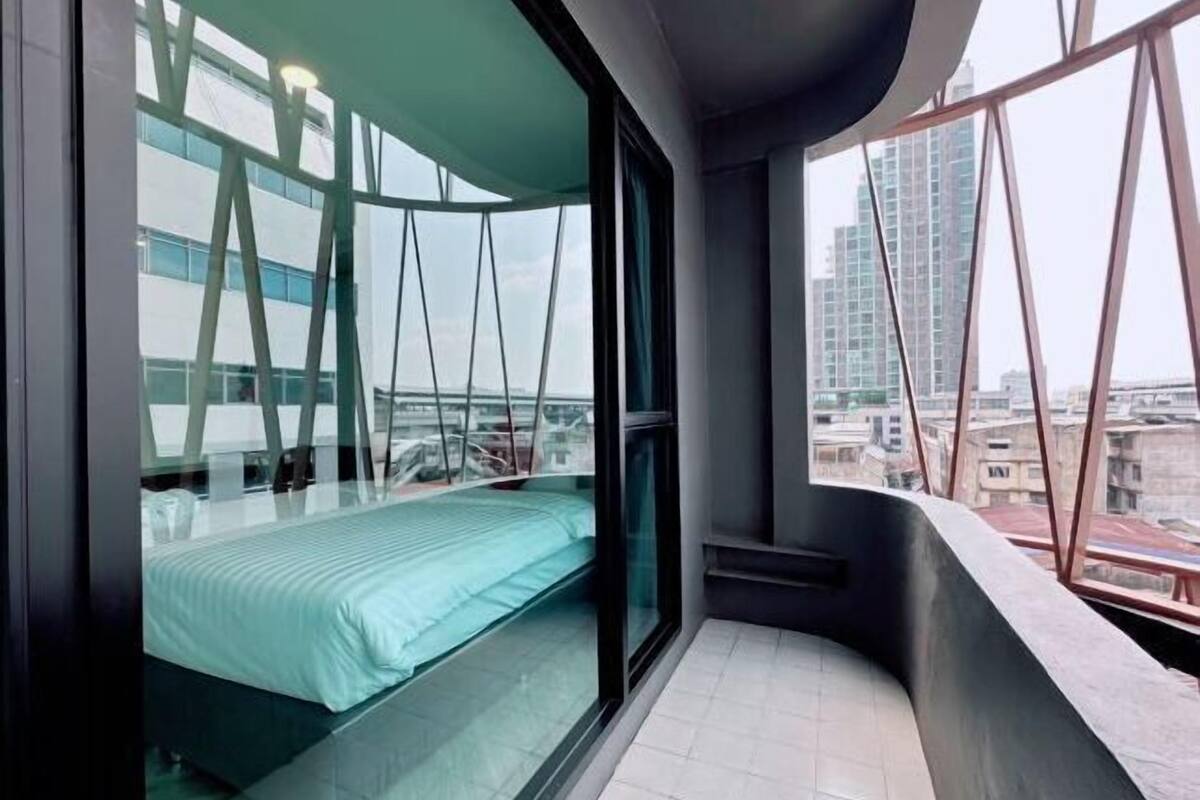 In-room safe, iron/ironing board, free WiFi, bed sheets