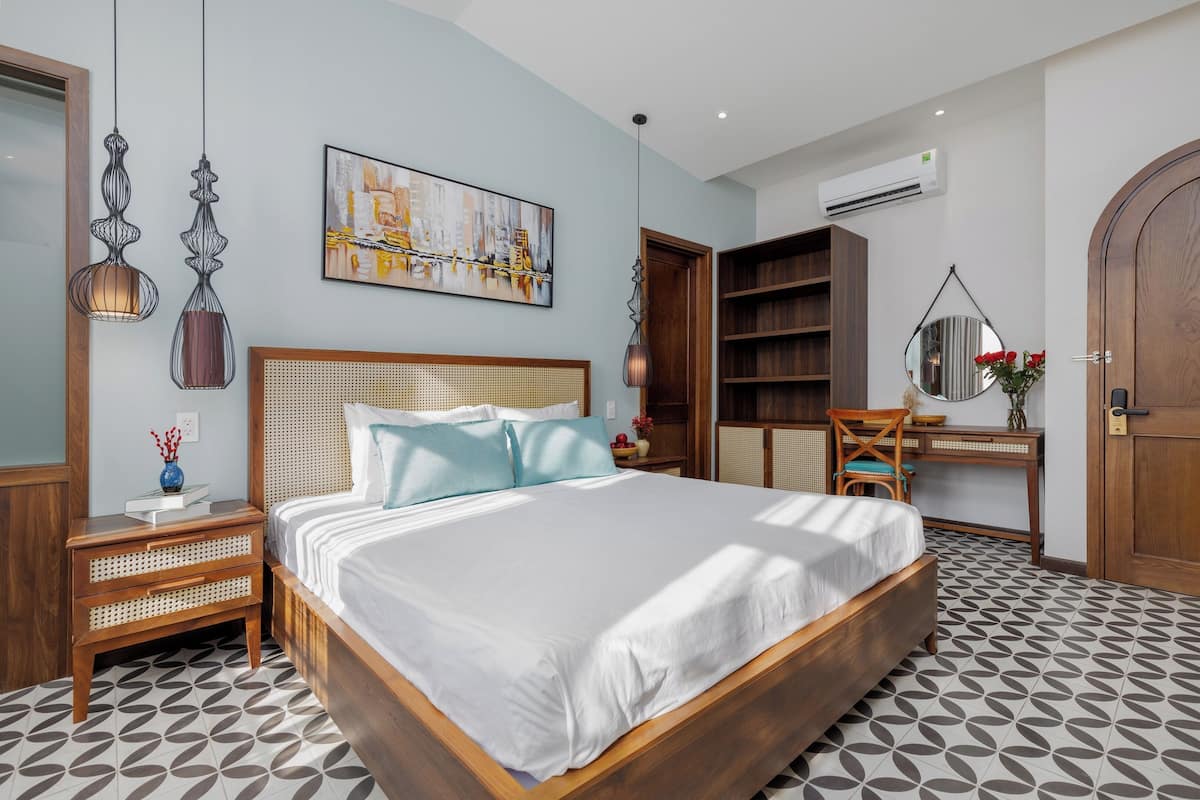 Deluxe Double Room | Premium bedding, minibar, in-room safe, desk
