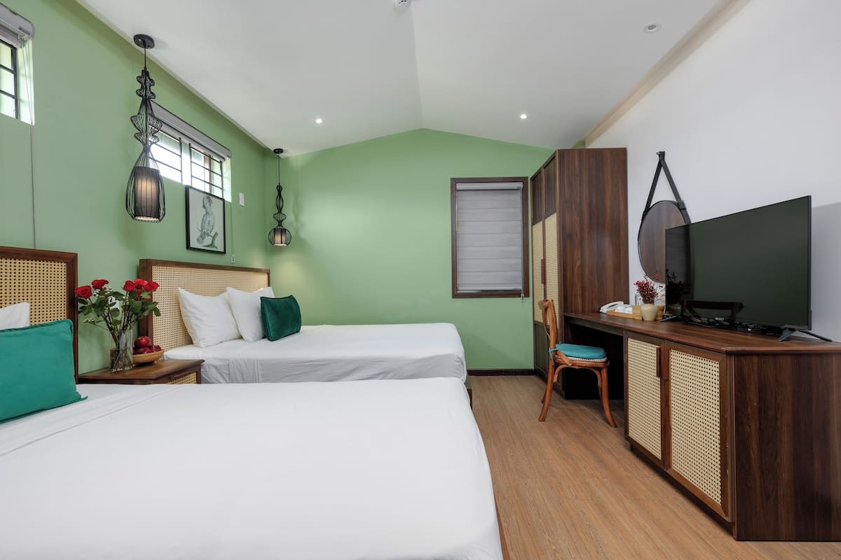 Superior Triple Room | Premium bedding, minibar, in-room safe, desk