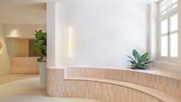 Siddeområde i lobbyen