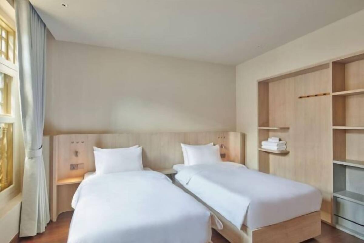 In-room safe, desk, free WiFi, bed sheets