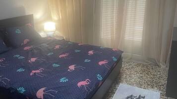 2 bedrooms, iron/ironing board, WiFi, bed sheets