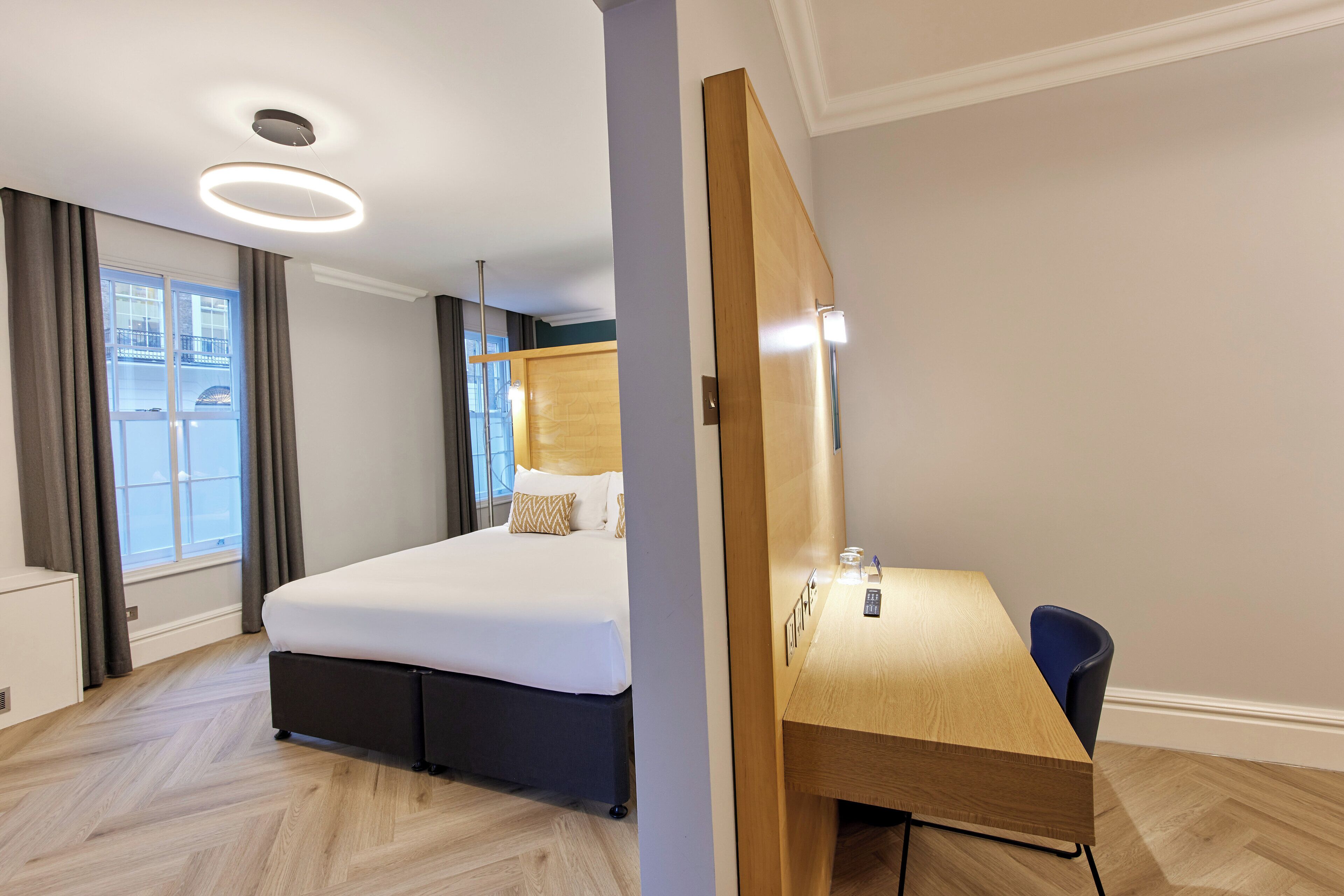 Photo - Thistle London Park Lane