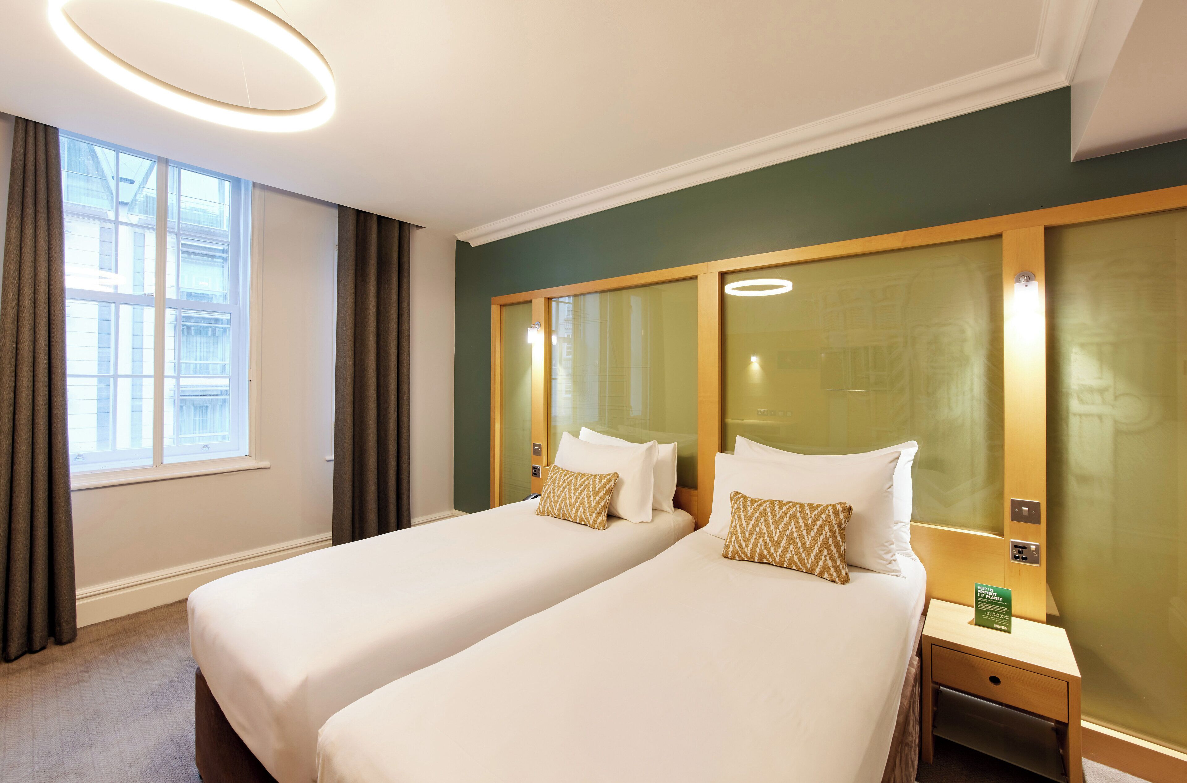 Kahden hengen standard-huone (kaksi sänkyä) | Tallelokero huoneessa, työpöytä, pimennysverhot, silitysrauta/-lauta