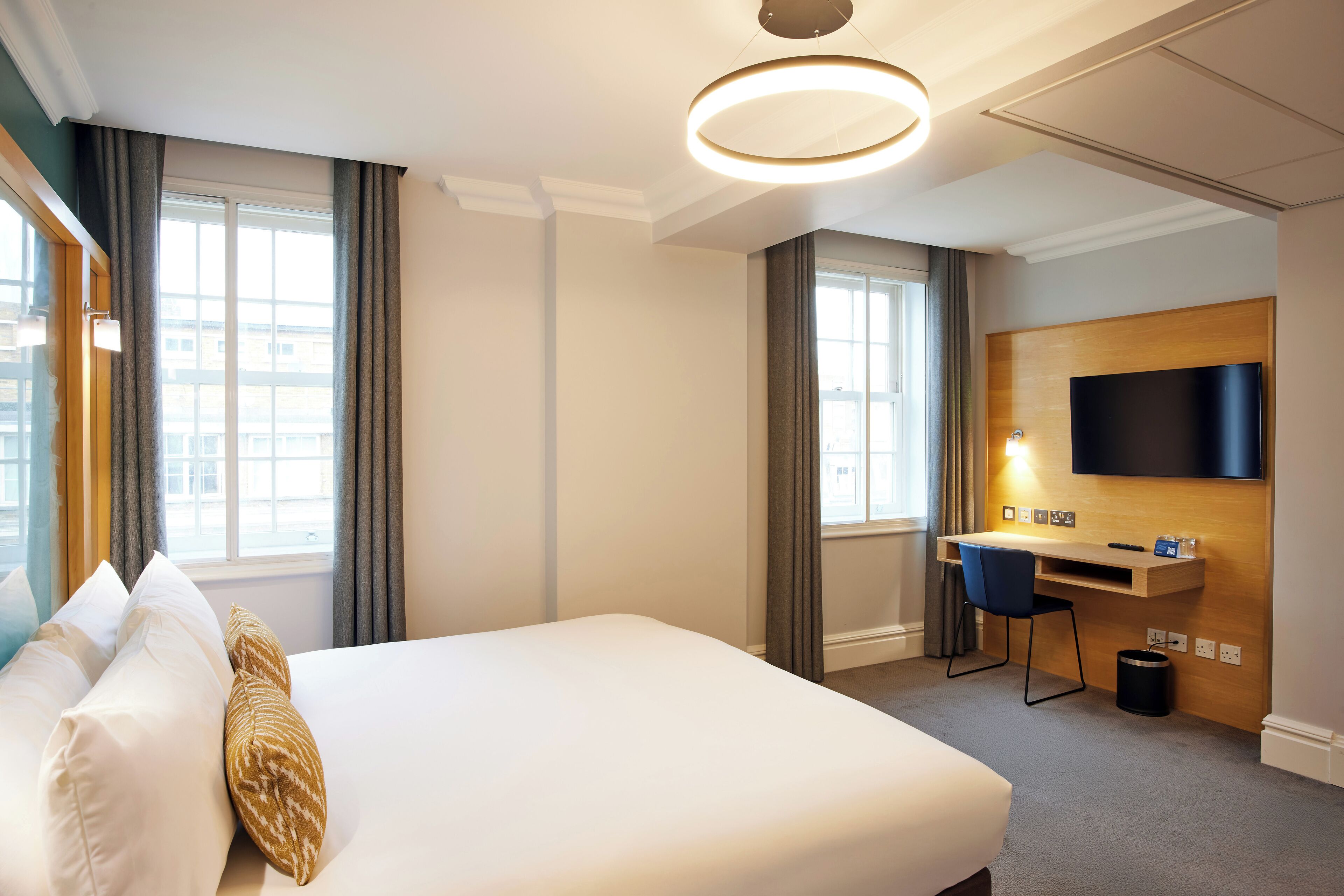 Standard Double Room | In-room safe, desk, laptop workspace, blackout drapes