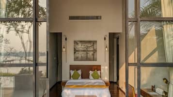 4 bedrooms, desk, soundproofing, free WiFi