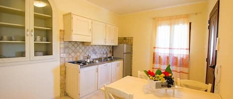 Apartment, 1 Bedroom, Patio | Interior