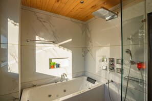 Junior Room | Bathroom | Separate tub and shower, jetted tub, rainfall showerhead - Alt life upper Bhagsu Mcleodganj (Dharamshala)