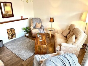 บ้านพักคลาสสิก, ห้องน้ำในตัว, วิวสวน (House-0) | เลานจ์