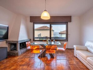 TV - Spaghetti & Cappuccino Beach Villa (Pella)