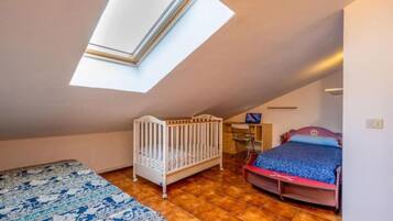 3 Schlafzimmer, Schreibtisch, BĂŒgeleisen/BĂŒgelbrett, Reisekinderbett