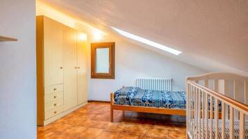 3 Schlafzimmer, Schreibtisch, BĂŒgeleisen/BĂŒgelbrett, Reisekinderbett