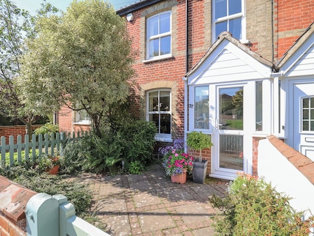 Exterior. Green Gate Cottage