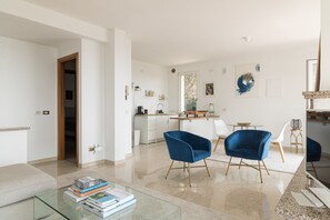 Interior - Villa Montagne e Lago  with spectacular view and private pool (Villanuova sul Clisi)