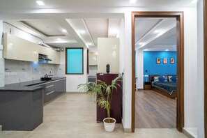 Kylskåp och mikrovågsugn