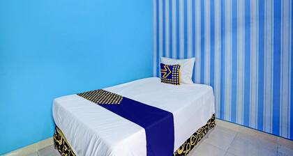 SPOT ON 92673 Gang Songo Syariah HomestayNearWisata Osing