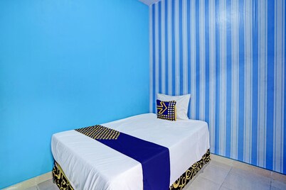 SPOT ON 92673 Gang Songo Syariah HomestayNearWisata Osing