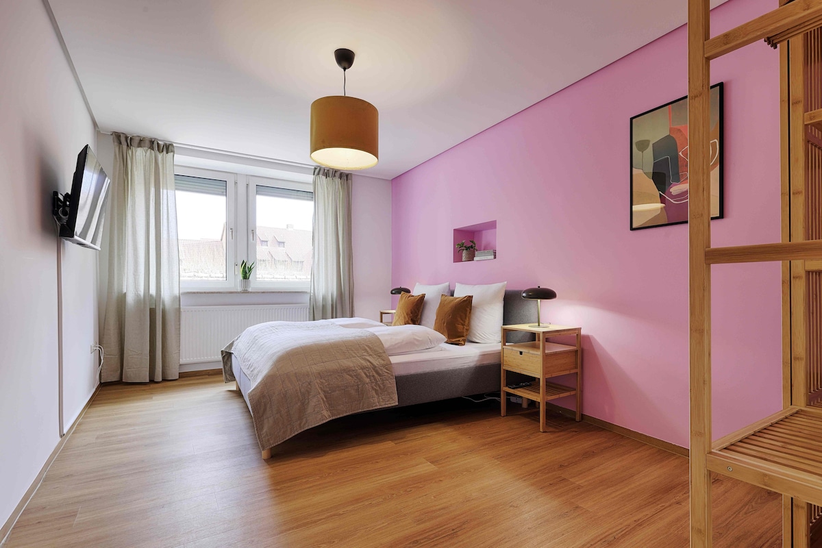 Comfort Apartment | Iron/ironing board, WiFi (free), individually furnished, bed sheets