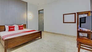 Comfort Double Room - OYO Life 92686 Lanaya Guesthouse Syariah (Salatiga)