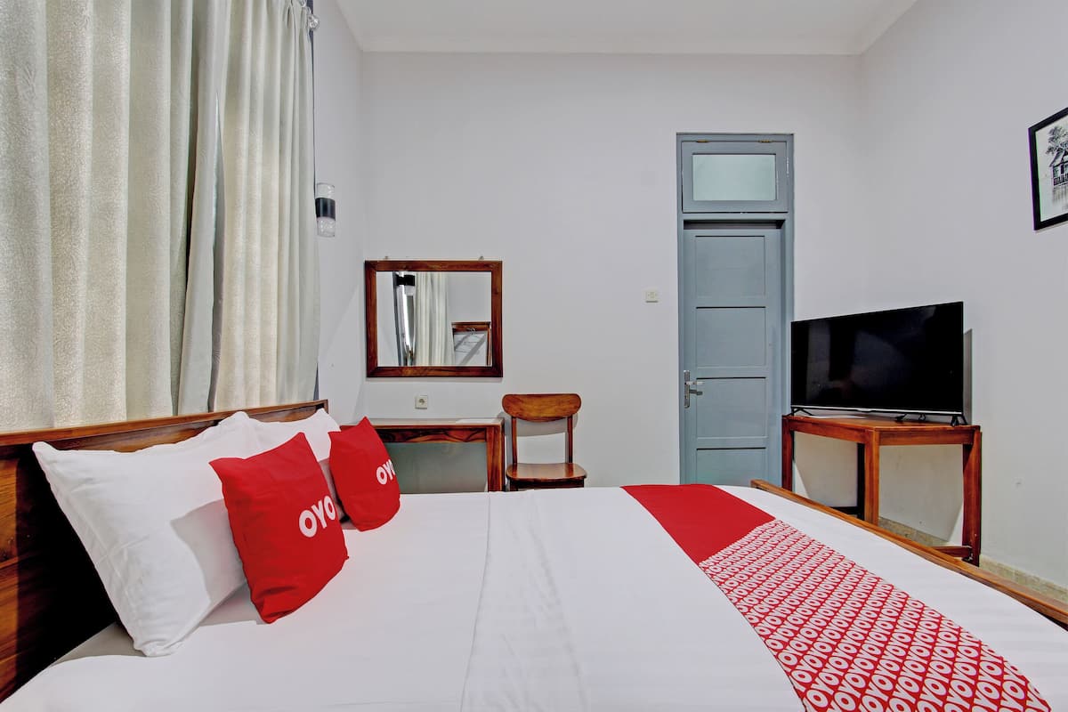 Deluxe Double Room | Free WiFi, bed sheets