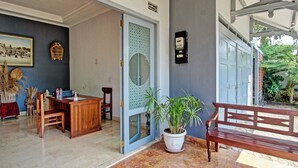 Reception - OYO Life 92686 Lanaya Guesthouse Syariah (Salatiga)