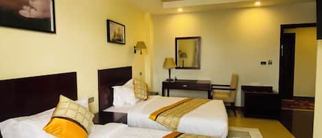 Chambre Économique avec lits jumeaux | Coffres-forts dans les chambres, bureau