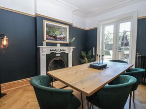 Cottage | Dining - Sunrise House (Lowestoft)