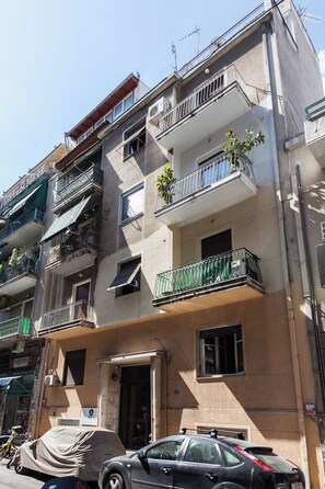 Front of property - Charming Balcony Escape in Kipseli (Athens)