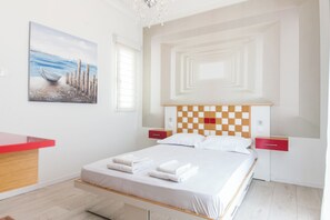 Apartment - Charming Balcony Escape in Kipseli (Athens)