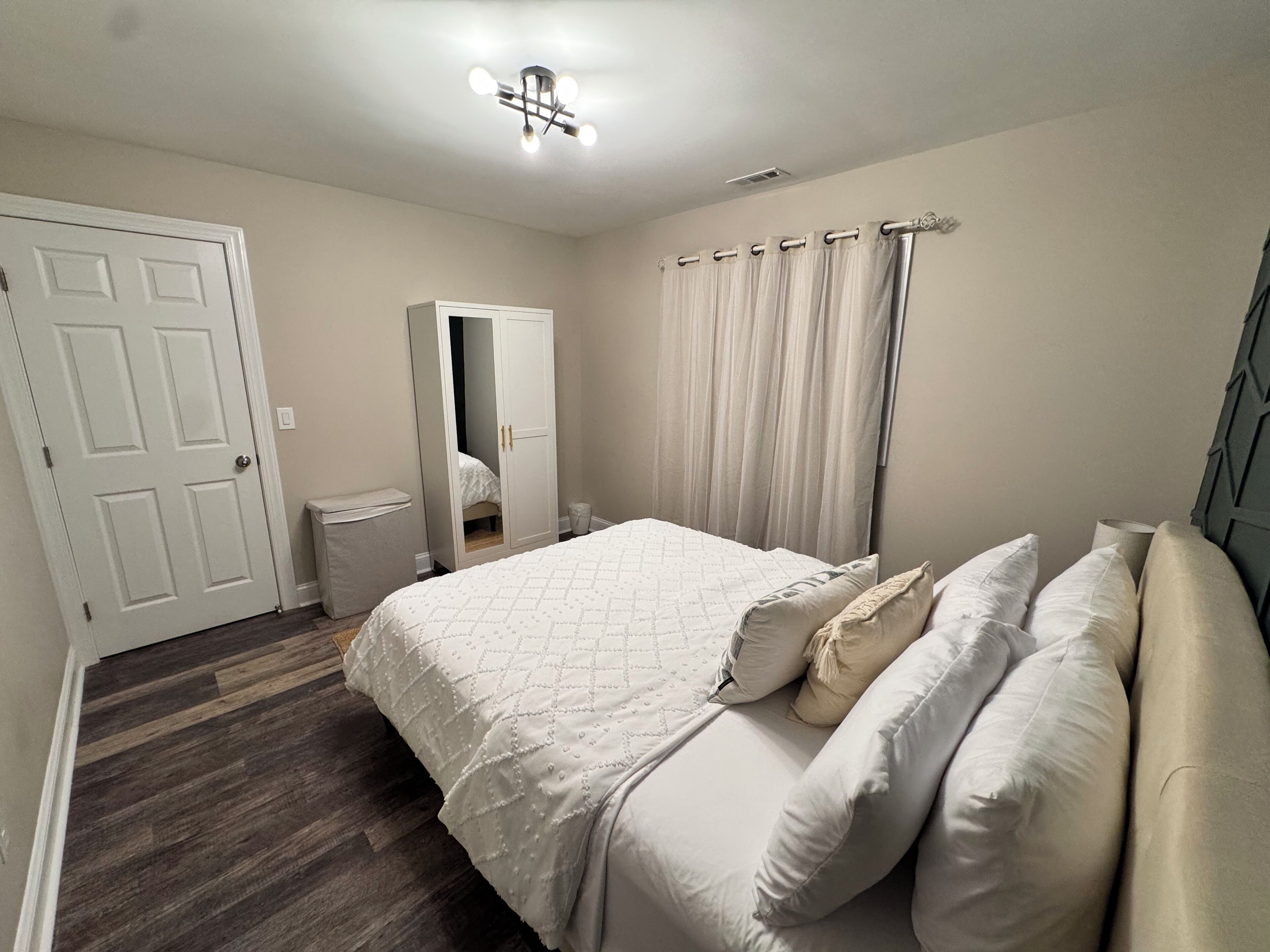2 bedrooms, WiFi (free), bed sheets