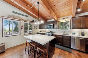 Fridge, microwave, oven, stovetop - Lakeview Oasis - Lake Tahoe Chalet (Homewood)