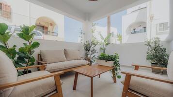 Family Room, 2 Bedrooms | Hypo-allergenic bedding, blackout curtains, soundproofing