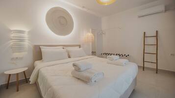 Standard Room | Hypo-allergenic bedding, blackout drapes, soundproofing