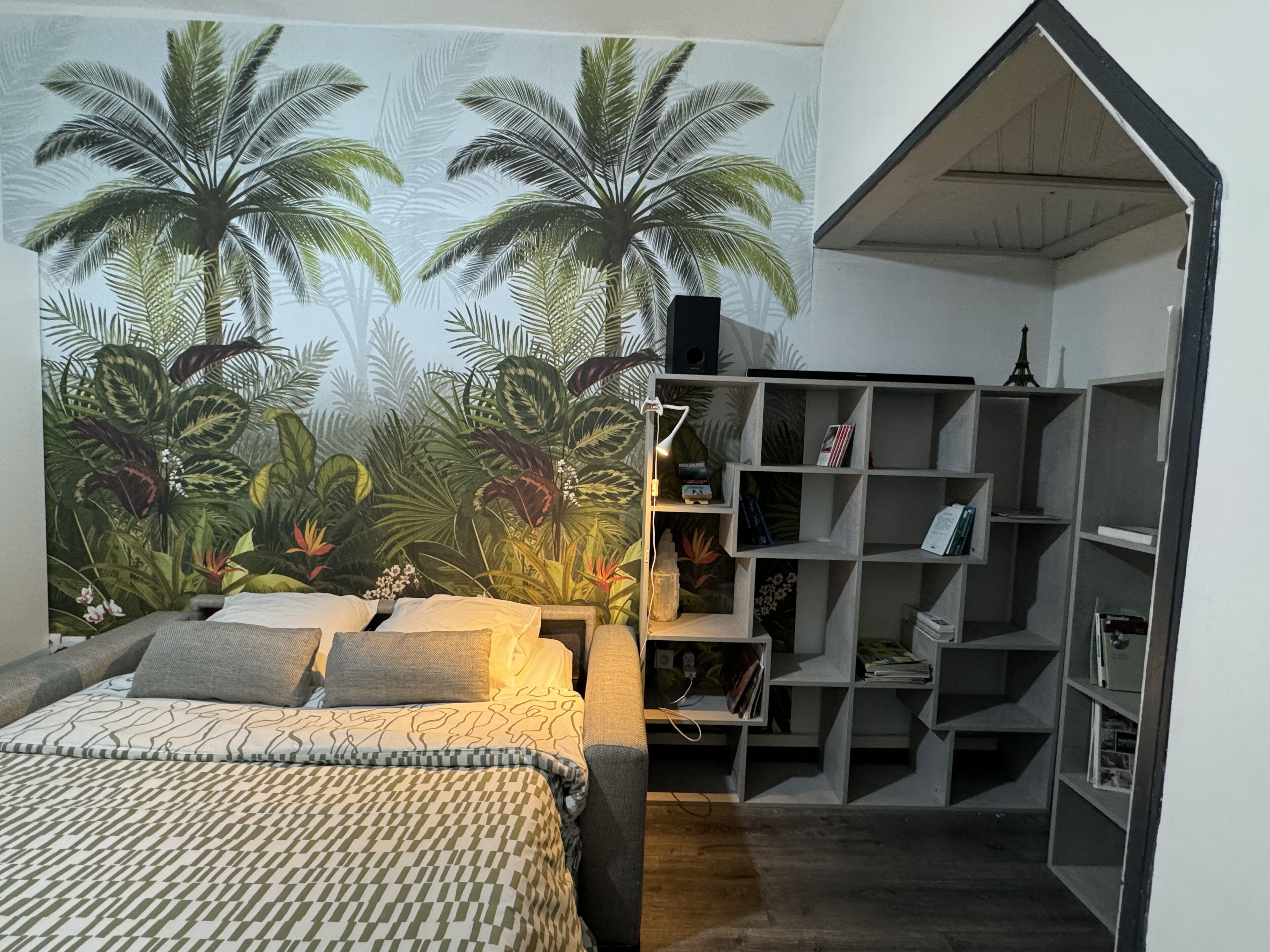 4 slaapkamers, een bureau, een strijkplank/strijkijzer, gratis wifi